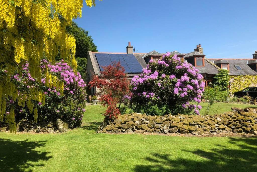 Serene Countryside Home With Manicured Gardens Stonehaven Exterior photo