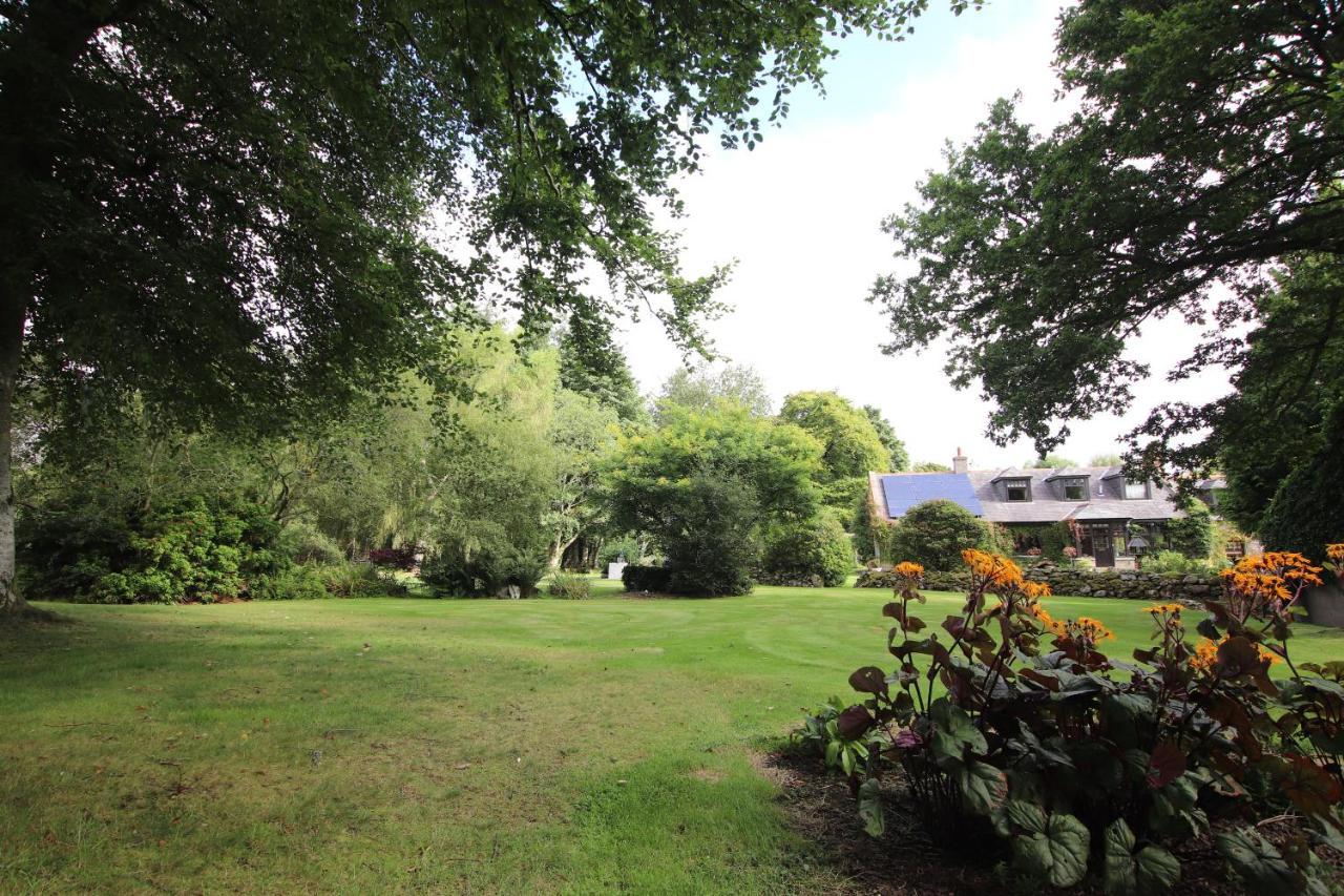 Serene Countryside Home With Manicured Gardens Stonehaven Exterior photo